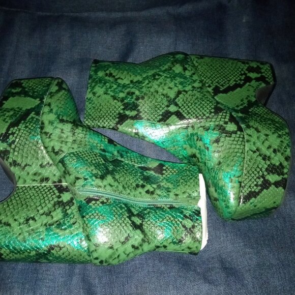 PRIVILEGED " LANDSCAPE SNAKESKIN " / Green ( BRAND NEW !!!) - Picture 4 of 4